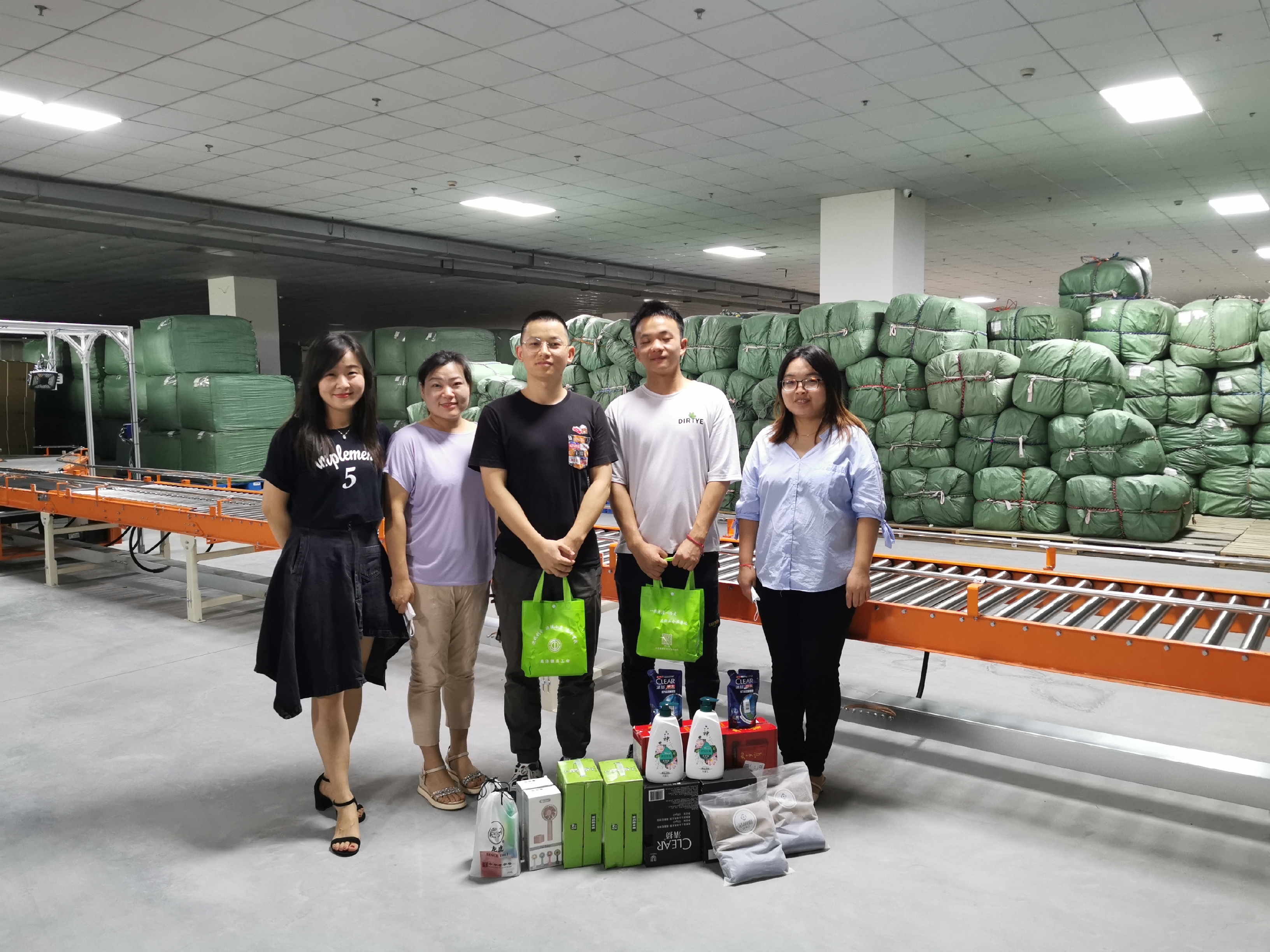 關愛職工 · 夏送清涼 | 寶開工會赴一線送清涼，致敬高溫下的堅守