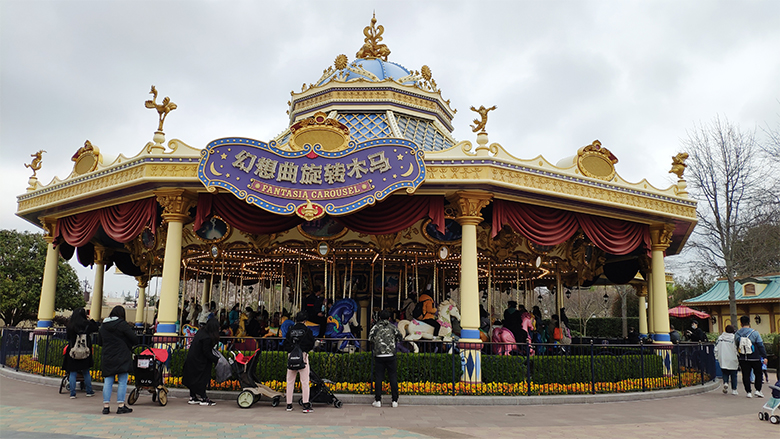 Happy Women’s Day | 歡度三八節(jié)，我們相約上海迪士尼樂(lè)園